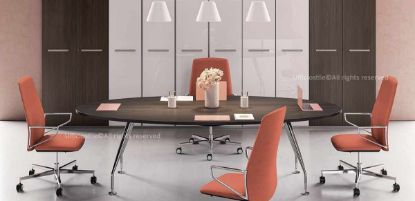 Tavolo riunioni ovale da 250 cm con piano in conglomerato ligneo rivestito melaminico, disponibile nelle finiture bianco, noce Maroncelli, rovere chiaro o rovere scuro, struttura con gambe in tubolare metallico conico verniciato cromo, puntali e piedini livellatori coordinati.