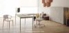 Composizione ufficio Ufficiostile® con scrivania da 160 x 80 x 73 cm, allungo laterale coordinato da 80 x 60 cm e ingombro complessivo 160 x 160 x 73 cm, piano in melaminico spessore 25 mm, struttura metallica a ponte in acciaio 70 x 30 mm verniciato a polveri epossidiche, e libreria media da 180 x 45 x 127 cm con quattro ante battenti, serratura con chiave pieghevole antinfortunistica e quattro ripiani interni.
