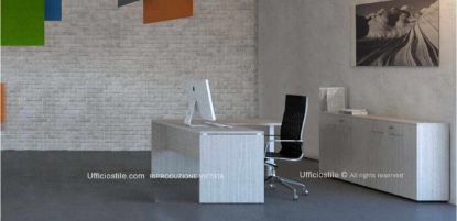 Composizione Ufficiostile con scrivania da 180 x 80 cm con piano di lavoro spessore 25 mm disponibile in bianco, rovere chiaro e Samui, allungo collegato da 80 x 60 cm con gamba a puntale metallica in finitura bianco o grigio, dimensioni complessive 180 x 160 x 74 cm, e armadio libreria basso profondo 35 cm da 180 x 35 x 85 cm con quattro ante in melaminico con serratura.