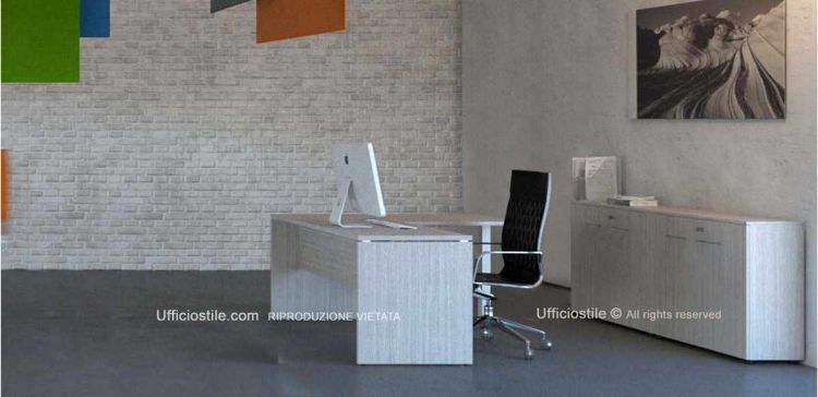 Composizione Ufficiostile con scrivania da 180 x 80 cm con piano di lavoro spessore 25 mm disponibile in bianco, rovere chiaro e Samui, allungo collegato da 80 x 60 cm con gamba a puntale metallica in finitura bianco o grigio, dimensioni complessive 180 x 160 x 74 cm, e armadio libreria basso profondo 35 cm da 180 x 35 x 85 cm con quattro ante in melaminico con serratura.