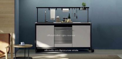 Immagine di Cucina su ruote con lavello, piano cottura e lavastoviglie