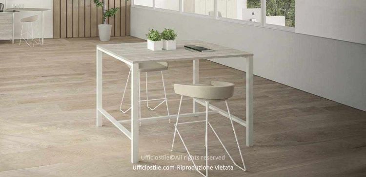 Immagine di Tavolo cm. 140x80 - altezza cm. 108,5