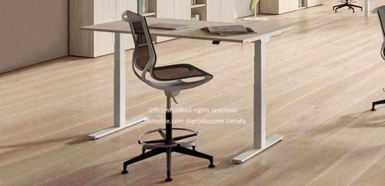 Immagine di Scrivania cm.120 elevabile in altezza (h. 126,5 max)