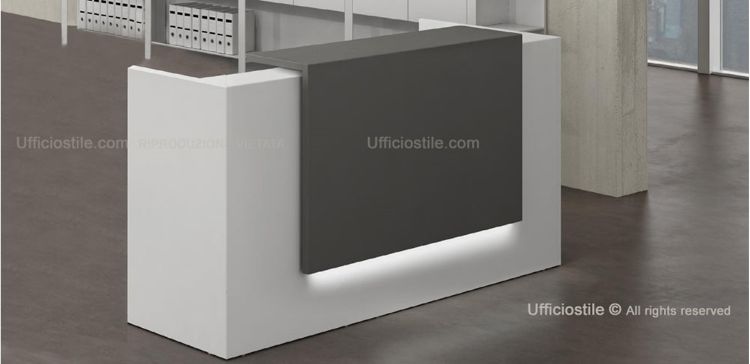 Immagine di Piccola Reception cm. 166 con mensola laccata led