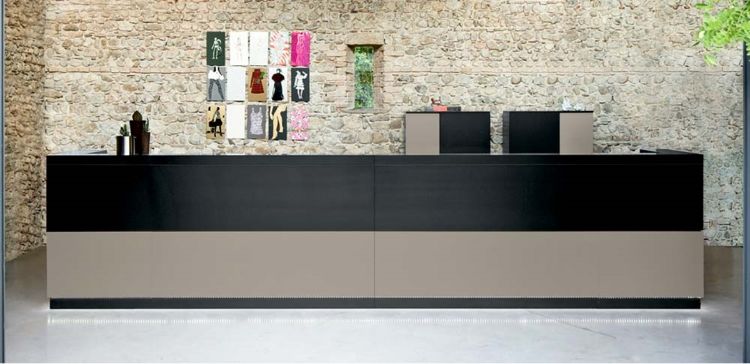 Immagine di Reception ufficio cm. 390 con frontali laccati