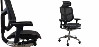 Poltrona ufficio ergonomica TECHGREEN con supporto lombare regolabile Up.Down a 6 posizioni, braccioli 5D, meccanismo sincronizzabile bloccabile in 4 posizioni, sedile regolabile in profondità, base a 5 razze in alluminio lucido e rivestimento in mesh nero.