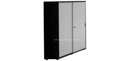 Armadio contenitore per ufficio Ufficiostile alto 164,5 cm con ante scorrevoli, realizzato in conglomerato ligneo melaminico con finiture ampiamente personalizzabili, bordi in ABS e piedini livellatori, codice prodotto ITDV50006.