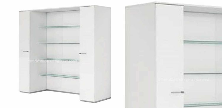 Boiserie per ufficio Ufficiostile larga 270 cm con armadi contenitori integrati, profili in alluminio anodizzato, mensole in vetro temprato acidato e pannelli in melaminico, codice prodotto ITDV50009.