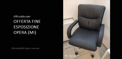 Poltrona direzionale imbottita CAT. TF colore 17, dotata di meccanismo oscillante, regolazione in altezza e basamento in alluminio cromato, ideale per uffici direzionali e ambienti professionali.