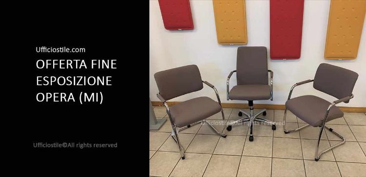 Trittico di sedute per ufficio direzionale composto da una poltrona direzionale e due poltrone fisse, con basamento, telaio e braccioli in alluminio cromato e imbottitura CAT. N colore 604.