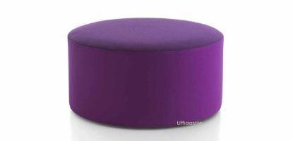 Pouff maxi per ufficio, aree attesa e zone relax, con struttura in multistrati e fibre di legno trattate, imbottitura in poliuretano espanso indeformabile, molleggio con cinghie elastiche, rivestimento in tessuto Trevira CS e configurazione a scelta con piedini in nylon nero oppure ruote doppie gommate.
