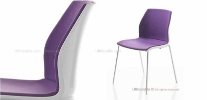 Sedia fissa Malea per ufficio, sale riunioni e aree visitatori, con scocca in polipropilene disponibile in diversi colori, sedile e schienale rivestiti in tessuto Trevira CS, telaio in acciaio verniciato bianco e piedini terminali snodati orientabili in nylon.