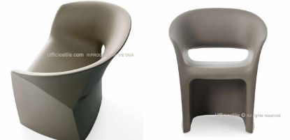 Seduta a pozzetto Mark in polietilene non poroso, realizzata mediante stampaggio rotazionale, adatta per aree attesa, lounge, spazi contract e ambienti interni o esterni, disponibile in vari colori.