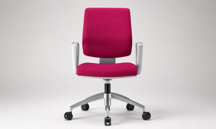 Poltrona operativa con retroschienale in poliuretano bianco, braccioli in nylon, meccanismo oscillante, sistema antiurto e antiritorno dello schienale, elevazione a gas e rivestimento in tela ignifuga Xtreme FR Classe 1.