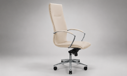 Poltrona direzionale oscillante con meccanismo a fulcro avanzato e bloccaggio multiposizione, braccioli fissi, base a 5 razze in alluminio lucido con ruote, elevazione a gas e rivestimento tecnico Classe 1IM.