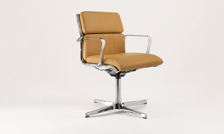 Immagine di Poltrona girevole Clipper base a 04 razze fissa.