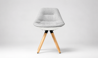Poltroncina per ufficio Ufficiostile con scocca in poliuretano rigido TECH, seduta imbottita, 4 gambe in legno di frassino e rivestimento in tessuto ignifugo Trevira CS, codice prodotto ITDMEO03