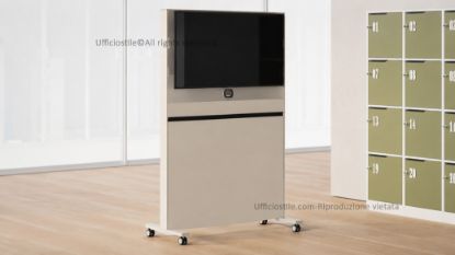 Supporto porta TV mobile su ruote con struttura autoportante in acciaio, kit staffe per fissaggio monitor, pannello posteriore con lavagna scrivibile, vaschetta porta pennarelli, pannello frontale ispezionabile e predisposizione interna per passaggio cavi e multipresa.