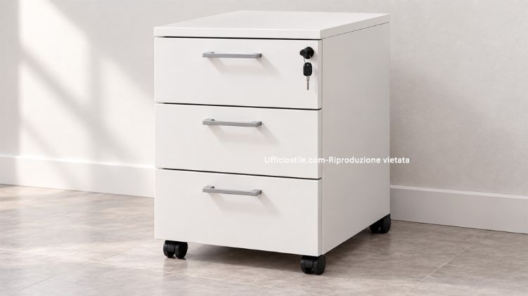 Cassettiera per ufficio a tre cassetti su ruote, dotata di serratura e dimensioni compatte 42x56x60 cm, ideale per organizzare documenti e materiali nelle postazioni operative.