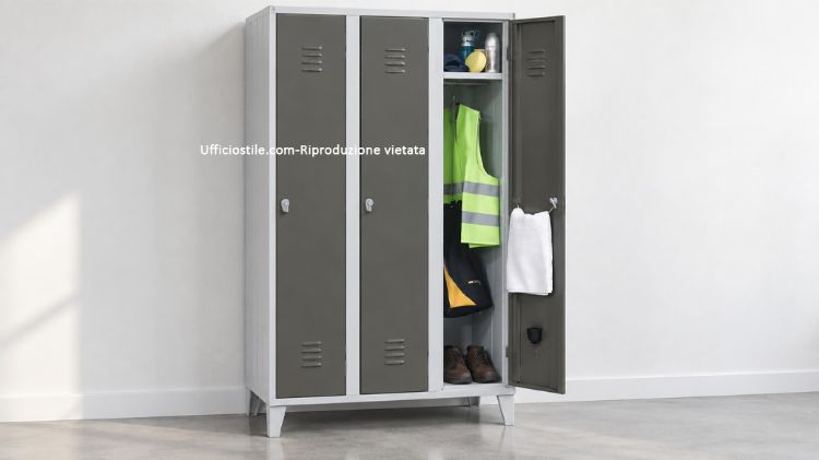 Immagine di Armadio spogliatoio 3 posti con feritoie areazione.