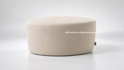 Pouf rotondo imbottito Ufficiostile con diametro 87 cm, interni in legno, piedini in polipropilene e rivestimento ignifugo in Trevira CS, codice prodotto ITDMCI07.