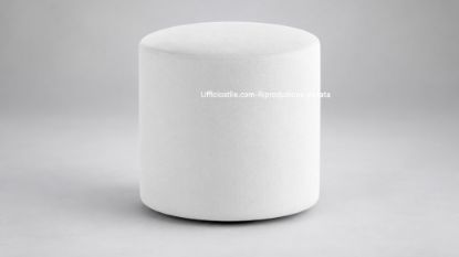 Pouff cilindrico per ufficio, aree attesa e zone relax, con struttura in multistrati e fibre di legno trattate, imbottitura in poliuretano espanso indeformabile, molleggio con cinghie elastiche, piedini in nylon nero e rivestimento in tessuto Trevira CS.