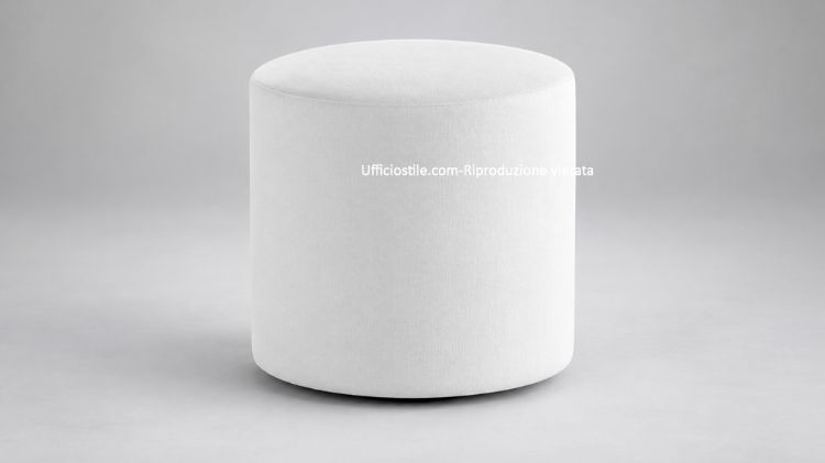 Pouff cilindrico per ufficio, aree attesa e zone relax, con struttura in multistrati e fibre di legno trattate, imbottitura in poliuretano espanso indeformabile, molleggio con cinghie elastiche, piedini in nylon nero e rivestimento in tessuto Trevira CS.