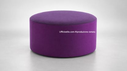 Pouff maxi per ufficio, aree attesa e zone relax, con struttura in multistrati e fibre di legno trattate, imbottitura in poliuretano espanso indeformabile, molleggio con cinghie elastiche, rivestimento in tessuto Trevira CS e configurazione a scelta con piedini in nylon nero oppure ruote doppie gommate.