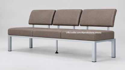 Divanetto attesa ufficio a 3 posti con struttura in acciaio a sezione quadrata, sedili imbottiti con resina poliuretanica espansa indeformabile ad alta densità e rivestimento in cotone 60% e poliestere 40%, Made in Italy.