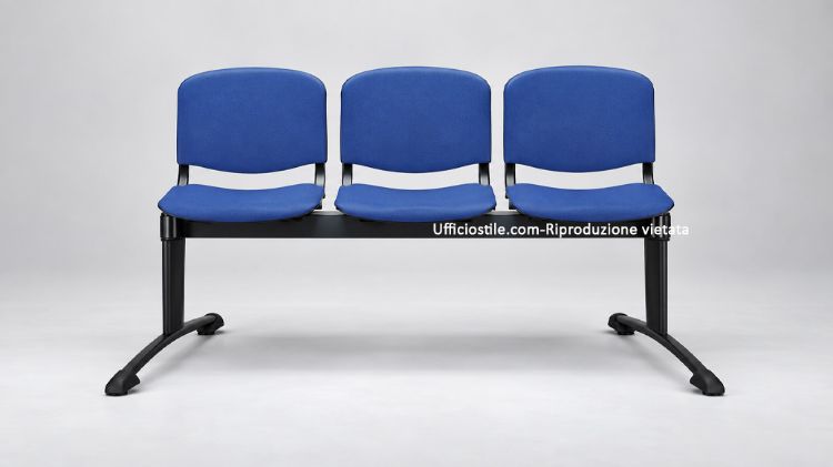 Immagine di Panca attesa 03 posti con sedute in plastica.