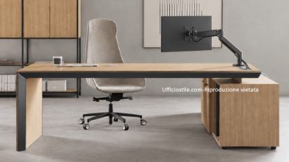 Immagine di Scrivania direzionale: più spazio utile e piano ordinato