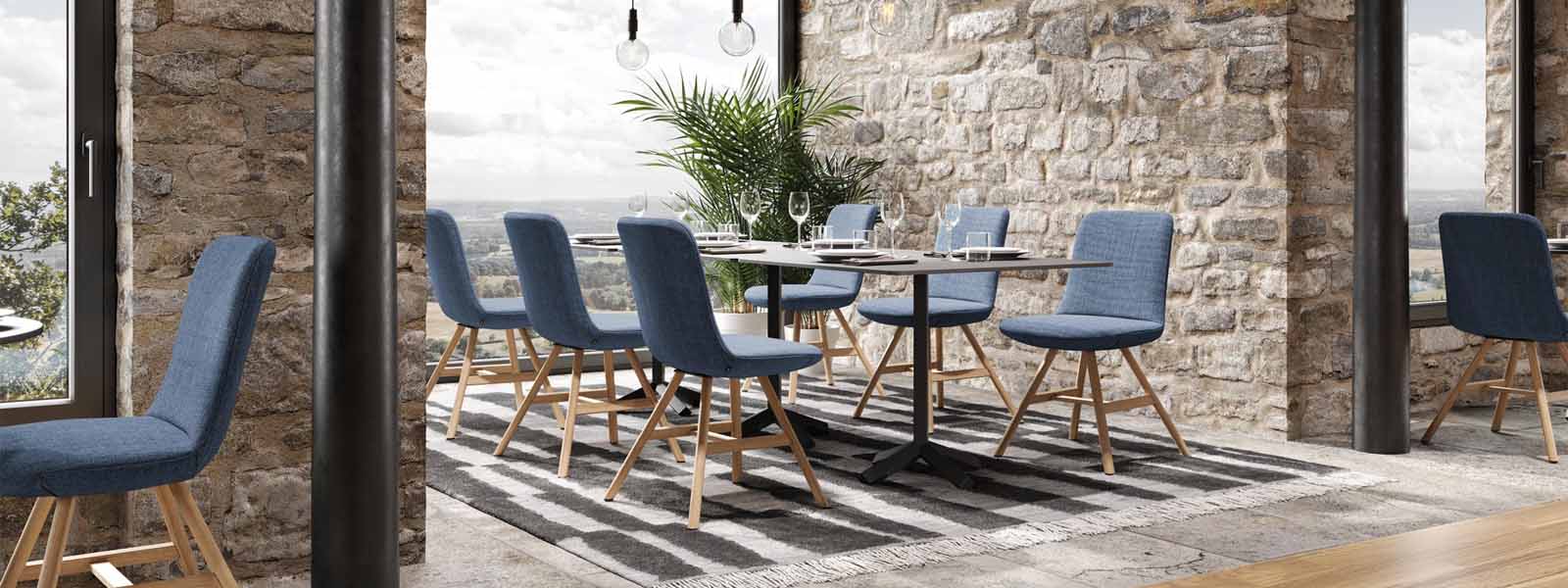 Area breakfast hotel con tavoli e sedute contract