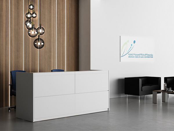 Dettaglio bancone reception e materiali contract per lobby