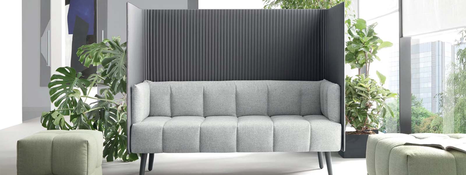 Area attesa hotel con coffee table tecnici