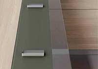 Mensole in vetro e varianti decorative disponibili per la linea Vogue