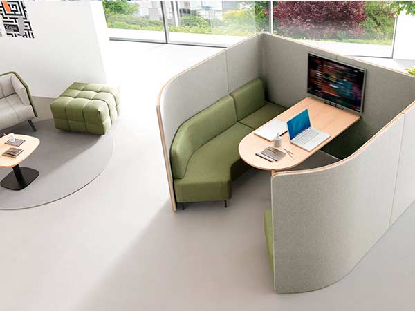 Configurazioni lounge per micro-meeting e collaborazione