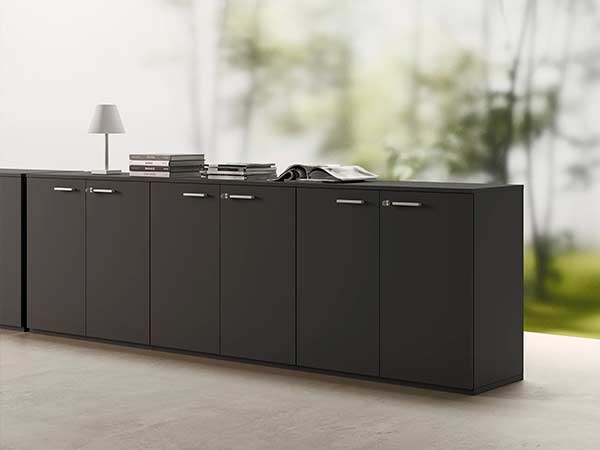 Configurazioni tipiche di arredi contenitivi budget in uffici, archivi e open space