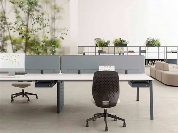 Piani melaminici standard per postazioni coworking