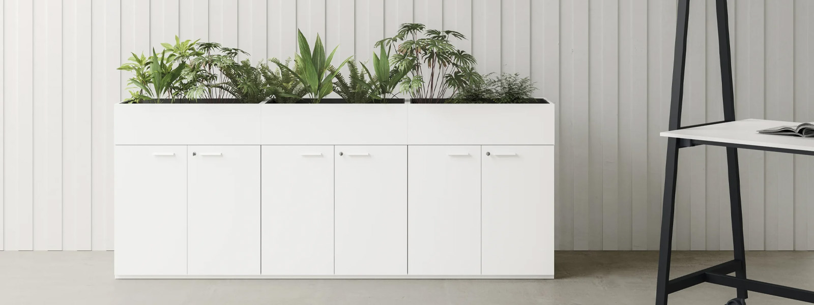 Armadi melaminici in finiture bianco, noce e rovere chiaro