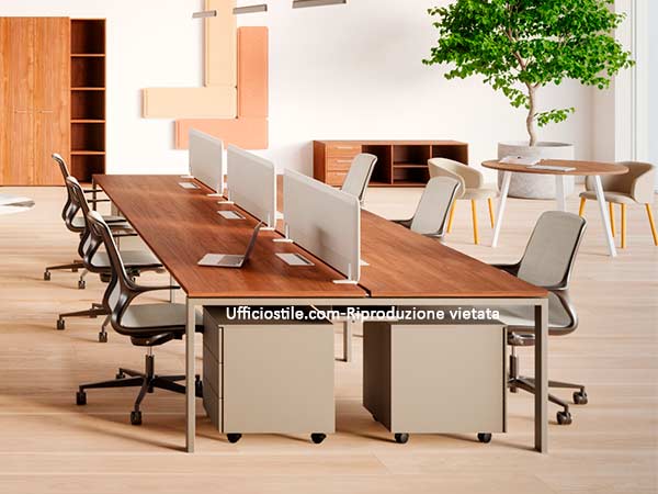 Dettaglio tecnico di bench condiviso con piano in melaminico e struttura metallica