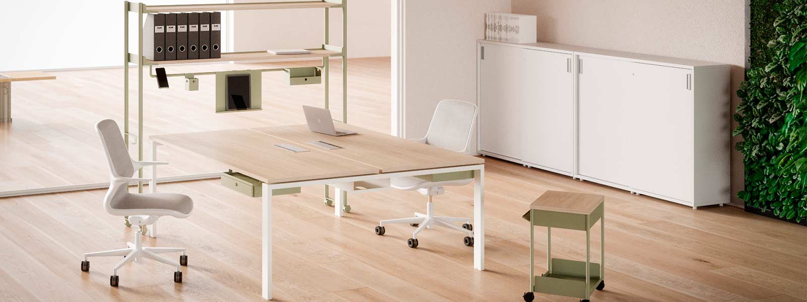 Bench operativi con piani in melaminico e struttura metallica professionale