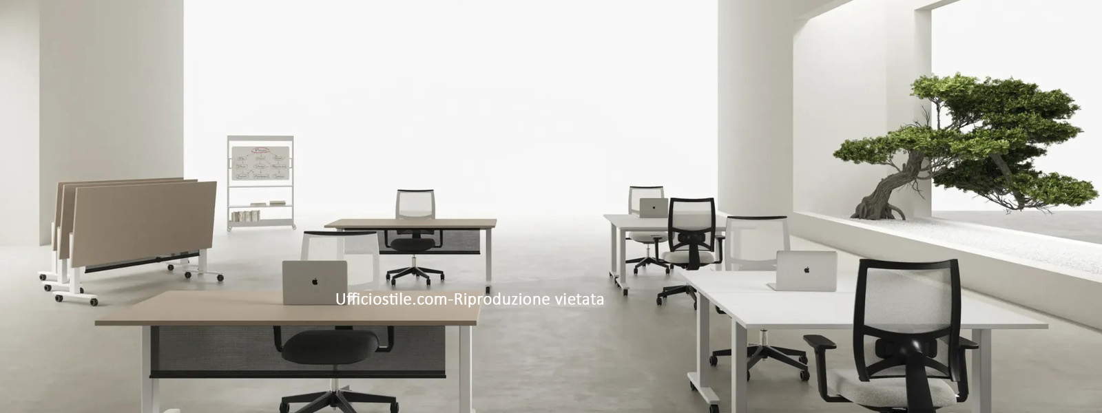 Tavoli ribaltabili accatastati per stoccaggio compatto