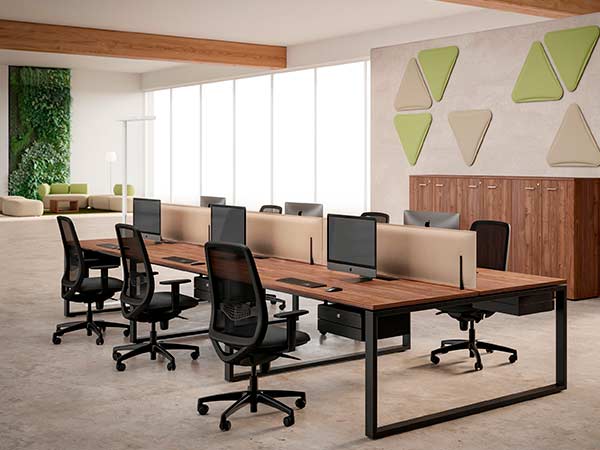 Configurazioni di arredi ufficio con materiali sostenibili