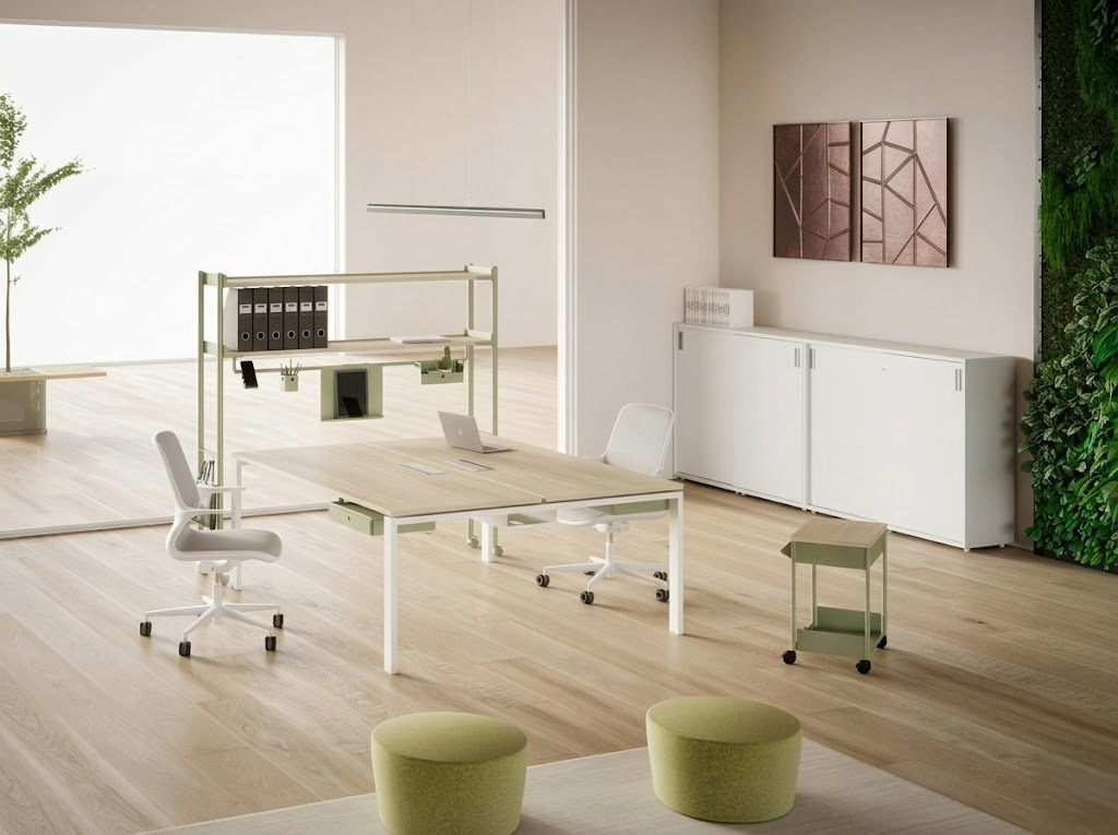 Configurazioni tipiche di postazioni operative e bench in open space