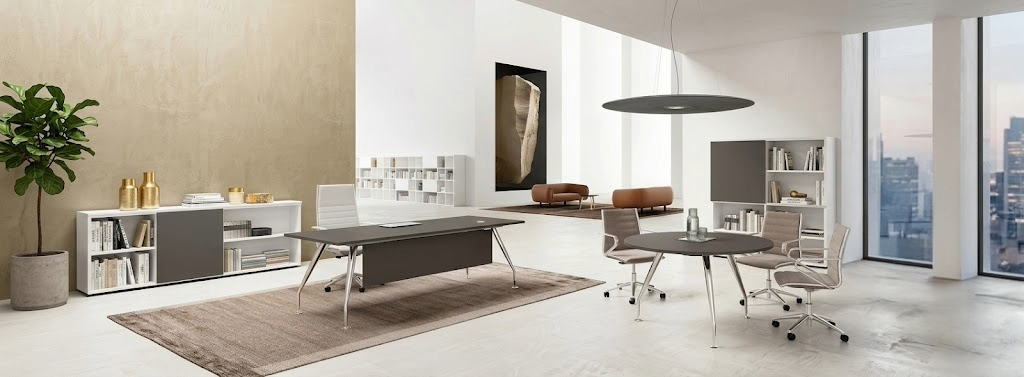 Ufficio con tavolo conference privato