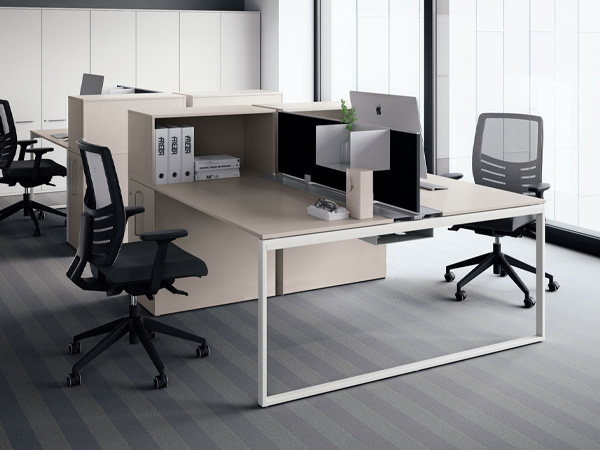 Piani di lavoro soft-touch e superfici anti-riflesso in area digitale