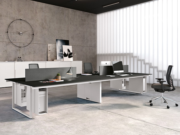 Configurazioni ergonomiche per diverse tipologie di ufficio