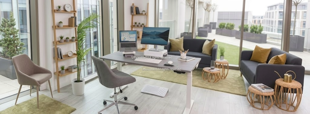 Area coworking con postazioni sit-stand condivise