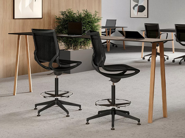 Dettaglio seduta ergonomica con supporto lombare e meccanismo sincronizzato