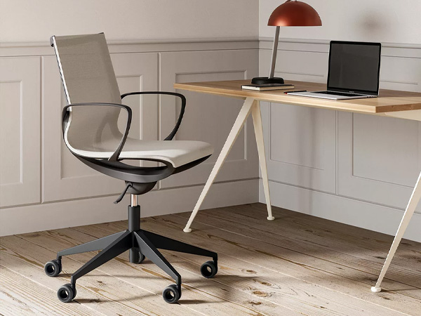 Configurazioni tipiche di sedute ergonomiche in uffici operativi e direzionali